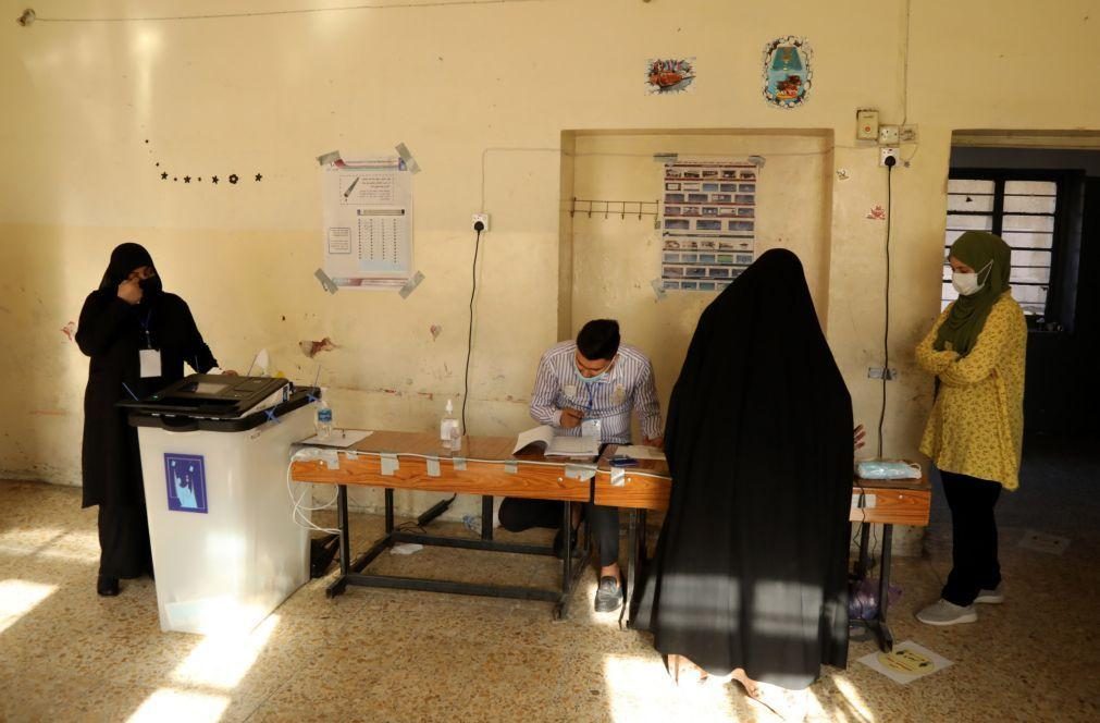Encerraram as assembleias de voto para as legislativas antecipadas no Iraque
