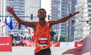Étíope Seifu Tura Abdiwak vence Maratona de Chicago