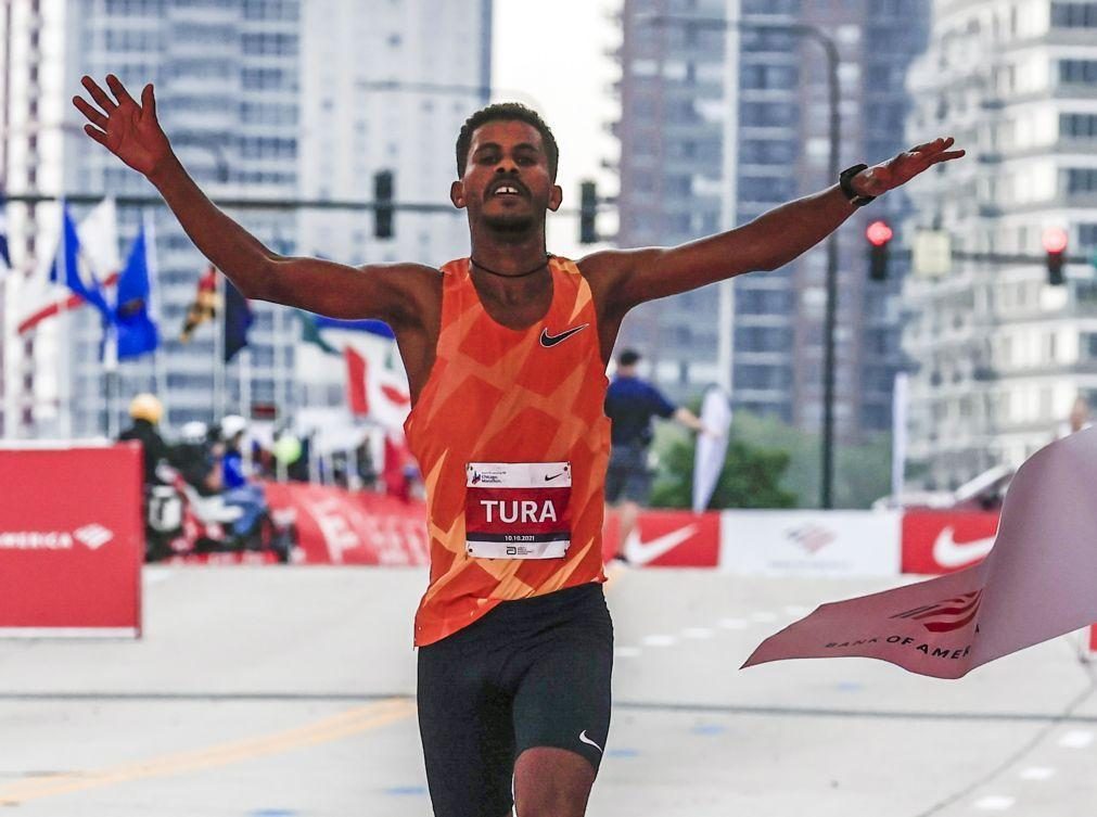 Étíope Seifu Tura Abdiwak vence Maratona de Chicago