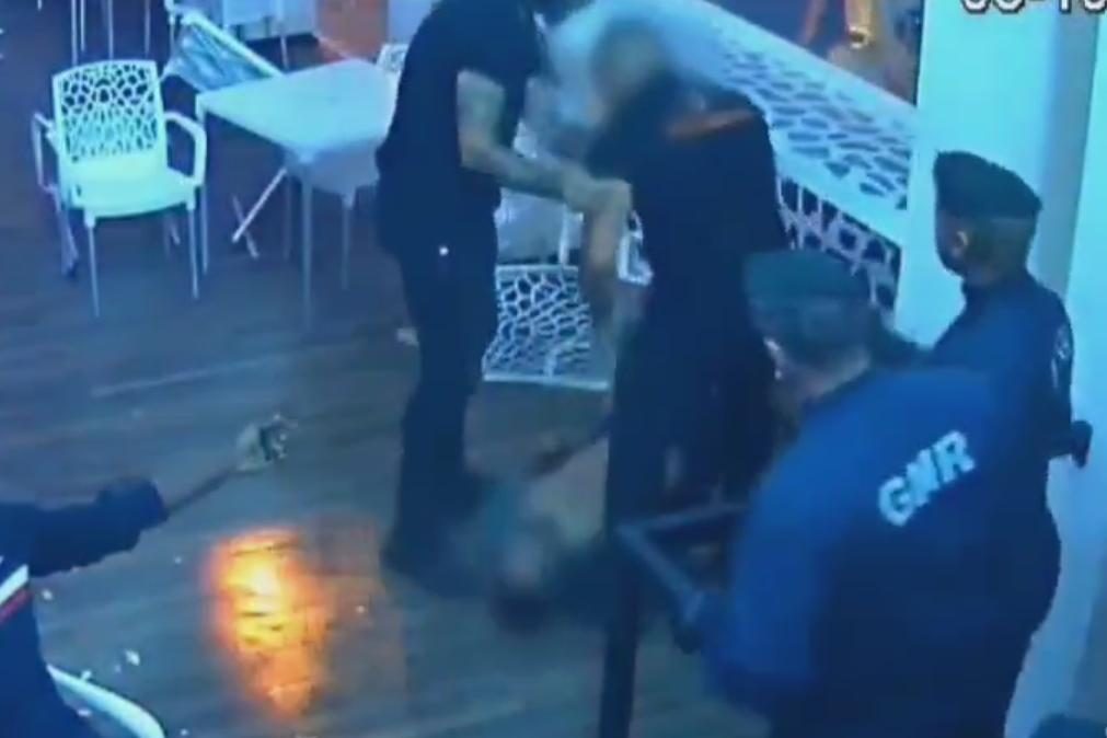 Homem espancado por segurança em discoteca tem fratura no maxilar [imagens fortes]