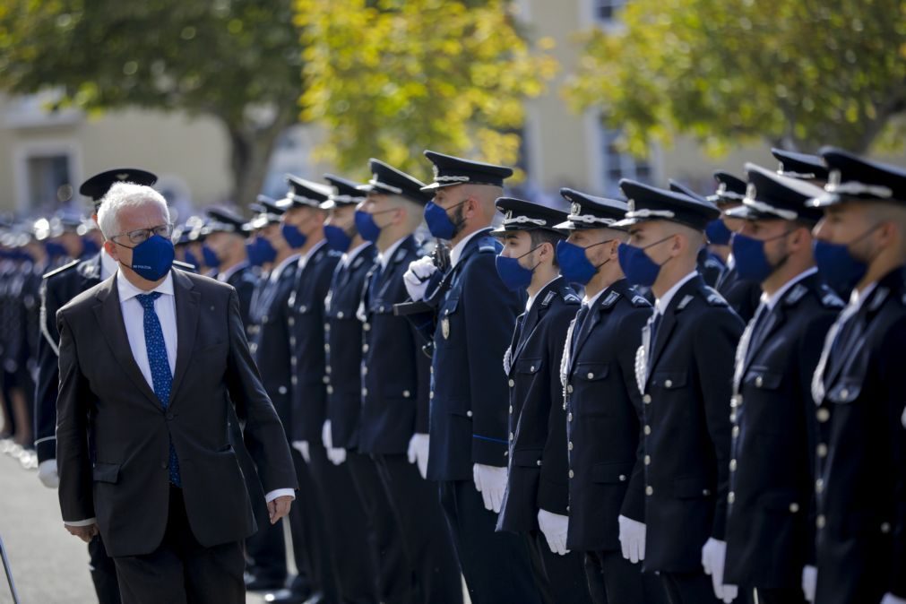 Eduardo Cabrita promete reforço da Polícia e agentes mais jovens nas ruas