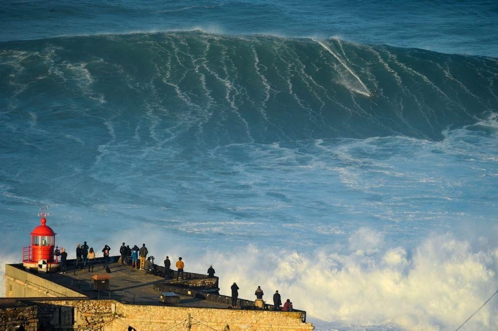 Nazaré palco de 11 ondas gigantes nomeadas para a Liga Mundial de Surf