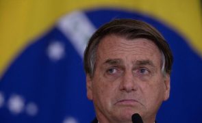 Covid-19: Bolsonaro irrita-se com pergunta sobre os mais de 600 mil mortos no Brasil