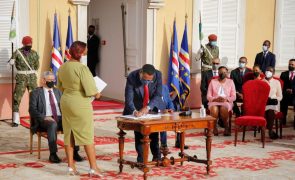 Cabo Verde negoceia com credores nova moratória à dívida para evitar aumentar IVA