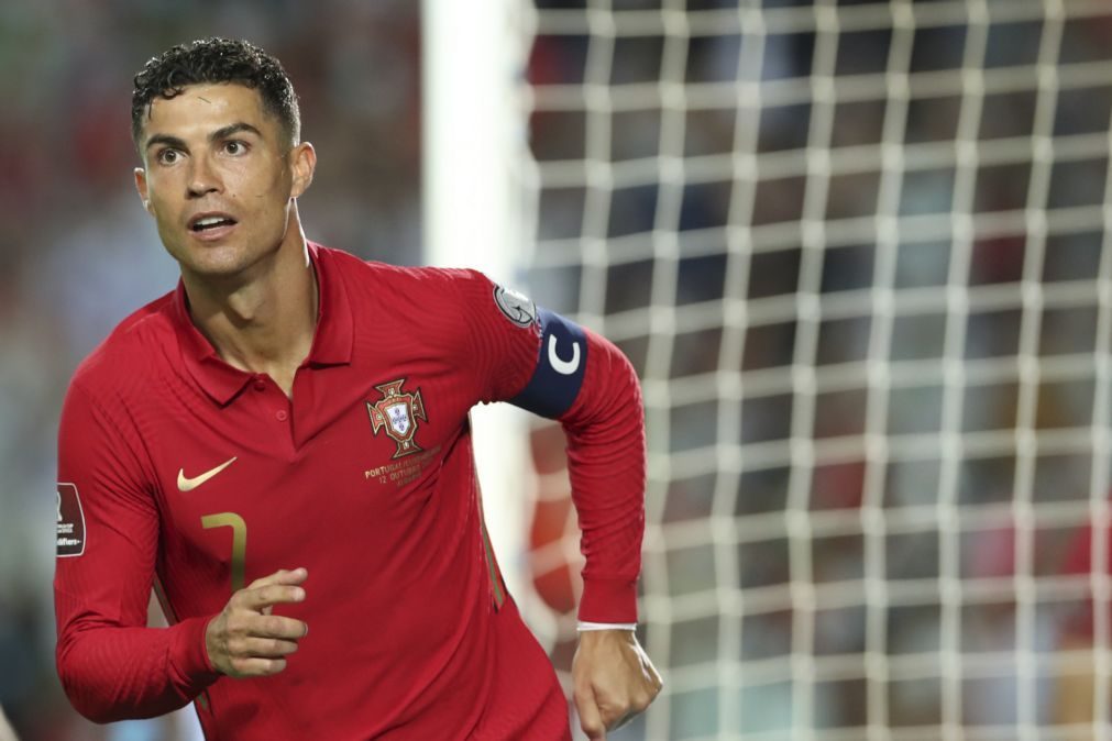 Ronaldo ultrapassa 800 golos como profissional com hat-trick ao Luxemburgo
