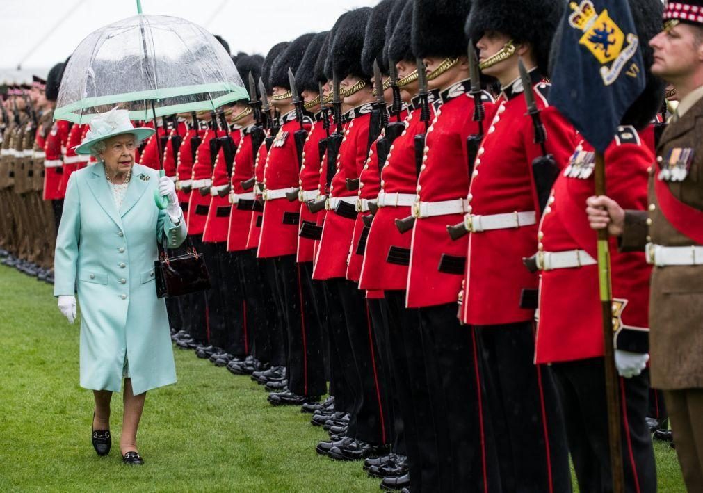 Rainha Isabel II cancela viagem à Irlanda do Norte por conselho médico