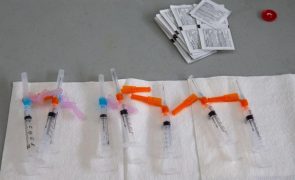 Covid-19: Moçambique recebe mais de 320 mil doses de vacinas da Noruega e Bélgica