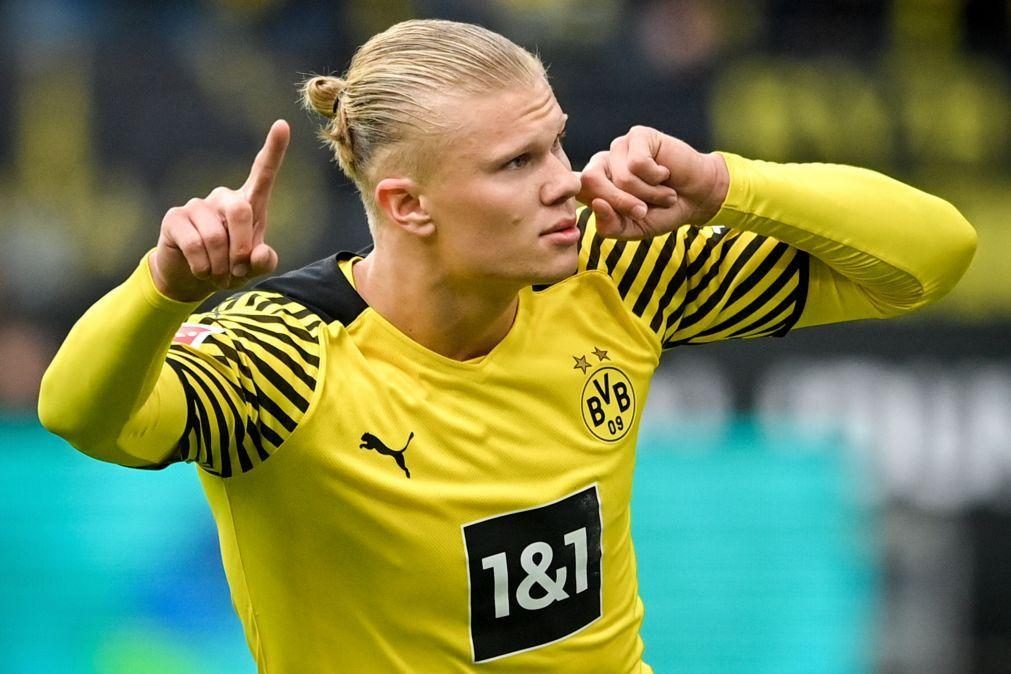 Haaland tem lesão na anca e volta a desfalcar Borussia Dortmund