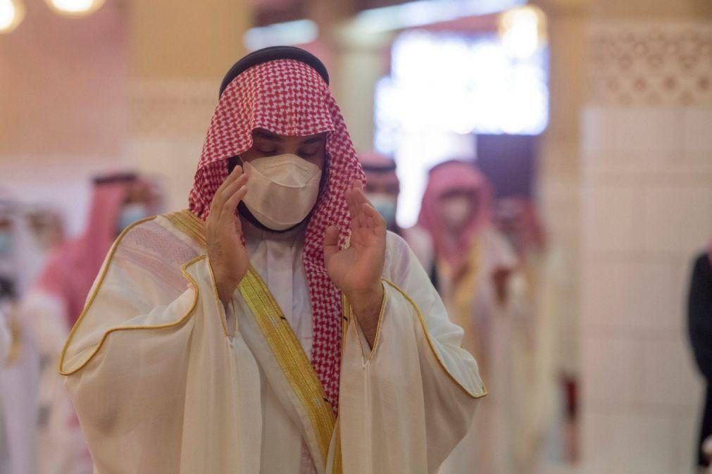 Ex-espião acusa príncipe herdeiro saudita de 