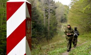 Migrações: Polónia aumenta para 10 mil os militares na fronteira com Bielorrússia