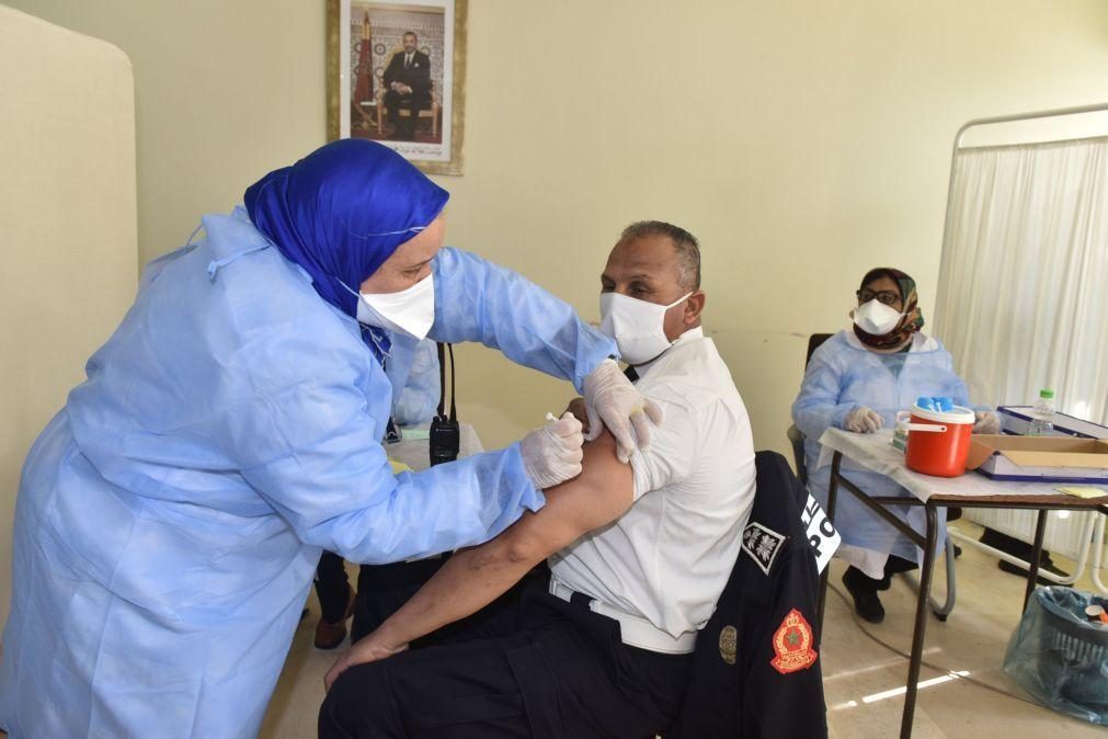 Covid-19: Marrocos suaviza condições de acesso ao certificado de vacinação