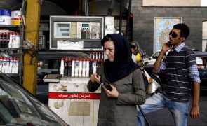 Irão: Ciberataque fecha postos de combustíveis em todo o país