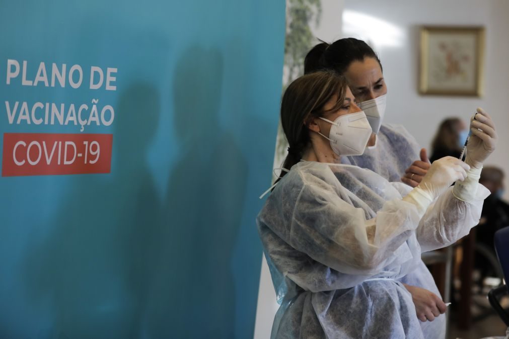 Covid-19: Portugal com 86% da população completamente vacinada