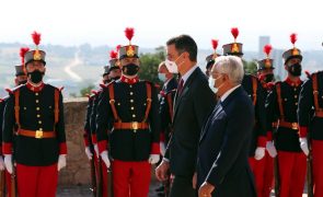 Cimeira Ibérica: Governo português recebido com honras militares no início de reunião