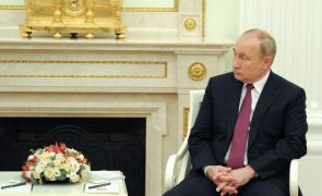 Covid-19: Putin pede a G20 reconhecimento mútuo de vacinas