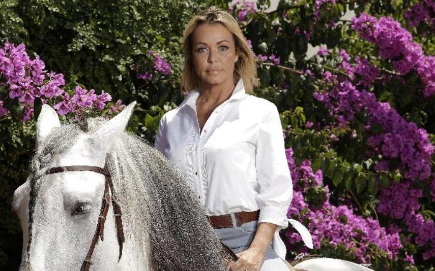Elsa Raposo Mais operações plásticas! Ex-apresentadora está em Portugal para tratar da imagem