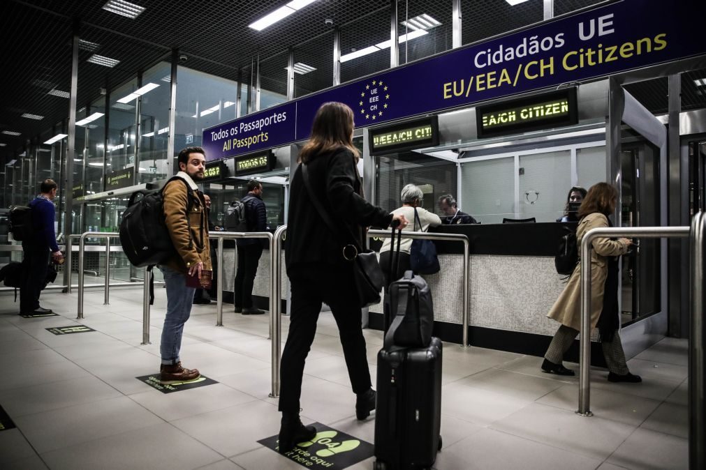 Detido no aeroporto de Lisboa estrangeiro procurado por tentativa de homicídio e roubo