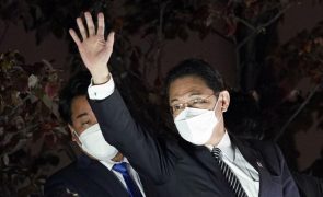 Japão/Eleições: Kishida continuará a governar, apesar de o seu partido perder força