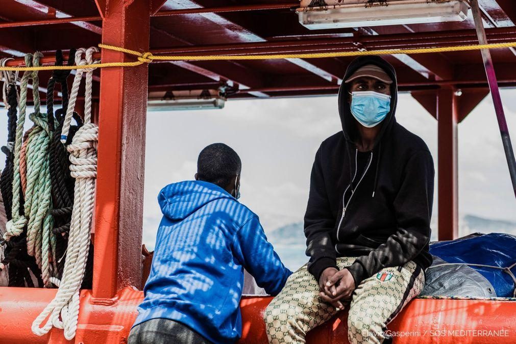 Navio de ONG francesa resgata 139 pessoas nas últimas 24 horas