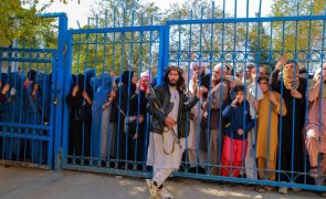 Afeganistão: Líder dos talibãs ordena erradicação de adversários infiltrados