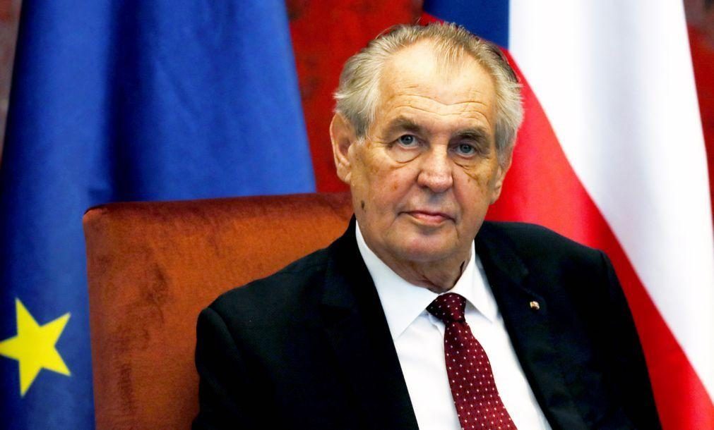Presidente checo deixa unidade de cuidados intensivos