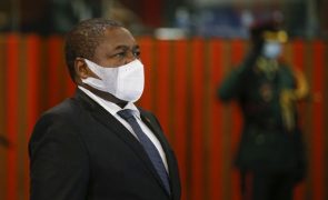 Presidente moçambicano exonera ministro do Interior