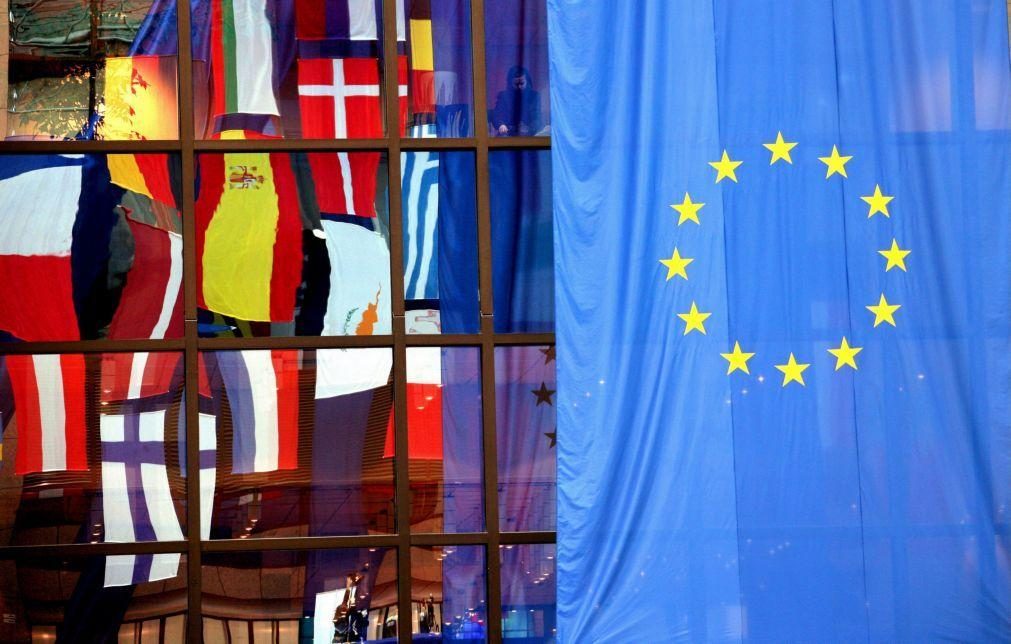 UE/Previsões: Economia europeia prossegue recuperação a bom ritmo mas riscos são 