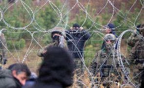Mais de 460 tentam cruzar a fronteira entre a Bielorrúsia e a Polónia