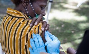 Covid-19: Quase metade dos guineenses já está vacinada com pelo menos uma dose