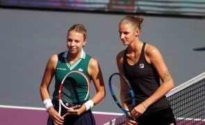 Anett Kontaveit bate Karolina Pliskova e apura-se para 'meias' das WTA Finals
