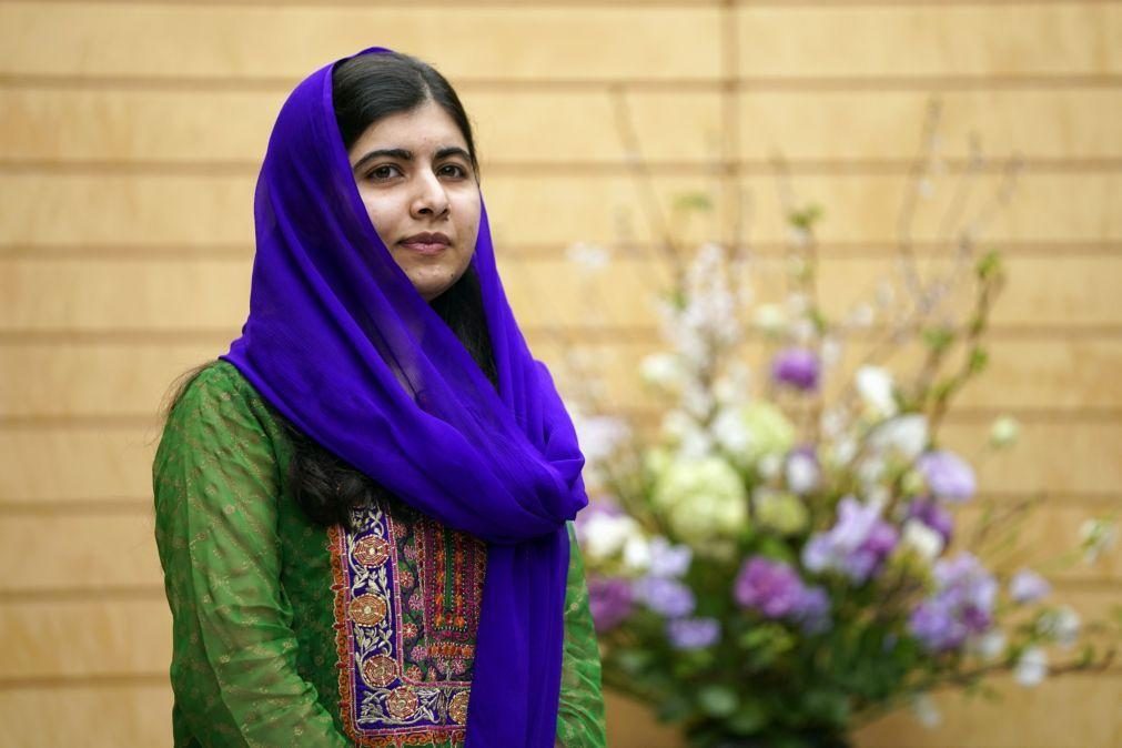 Afeganistão: Malala duvida que interdição à escolarização das mulheres seja temporária