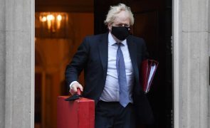 PM britânico admite que errou ao tentar bloquear suspensão de deputado acusado