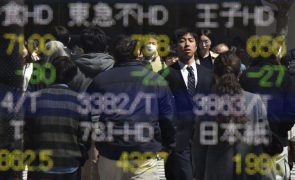 Bolsa de Tóquio fecha a perder 0,40%