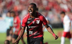 Ahletico Paranaense vence Bragantino e conquista Taça Sul-Americana