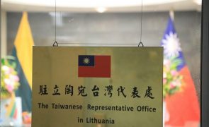 China reduz relações diplomáticas com Lituânia em protesto contra representação de Taiwan