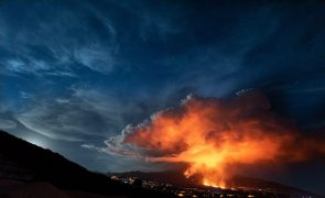 Lava do vulcão em La Palma ocupa mais oito hectares nas últimas horas