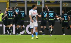 Nápoles perde invencibilidade e falha liderança isolada na Serie A