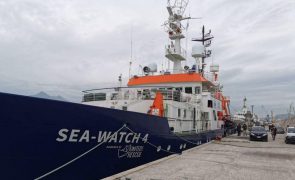Migrações: Navio 'Sea-Watch 4' aguarda autorização para desembarcar 482 pessoas