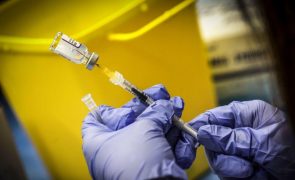 Covid-19: Variante Delta reduz para 40% eficácia das vacinas contra transmissão
