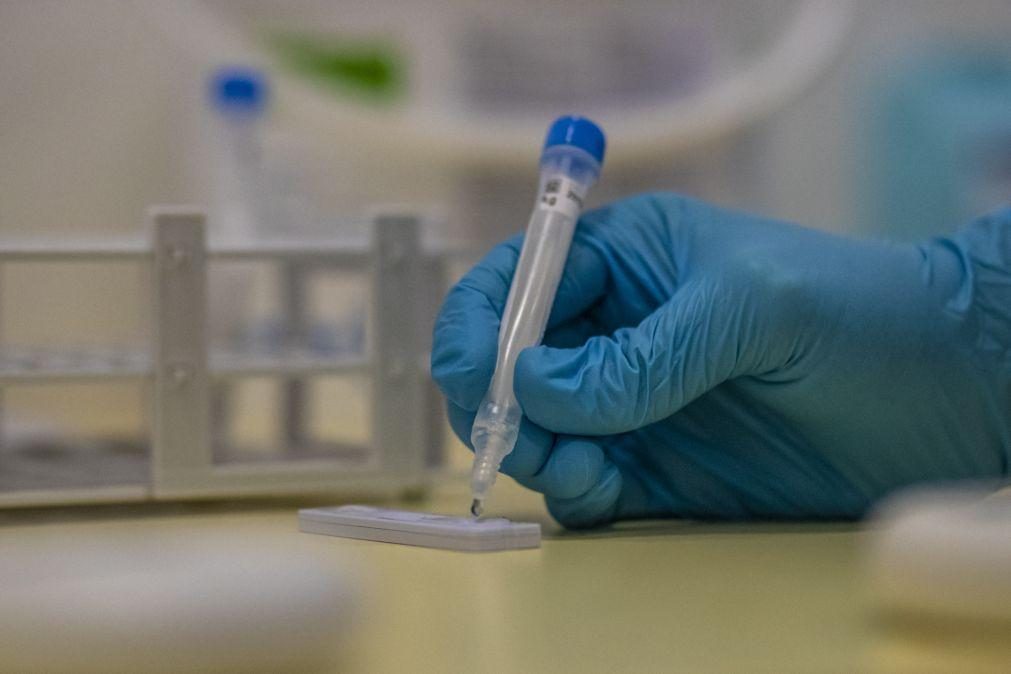 Covid-19: Testes rápidos gratuitos disponíveis em quase 800 farmácias e laboratórios