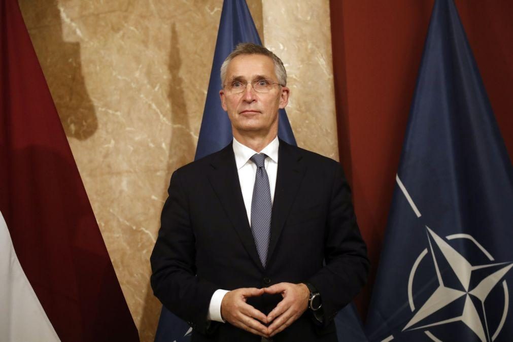 Secretário-geral da NATO apela à Rússia para diminuir presença militar na fronteira com a Ucrânia
