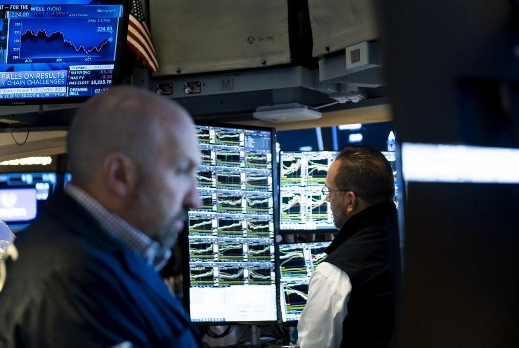 Wall Street segue no 'verde' a recuperar da queda de sexta-feira