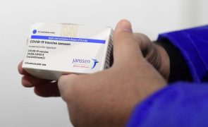 Covid-19: Dose de reforço para maiores de 50 vacinados com Janssen arranca domingo