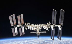 Destroços adiam conserto de antena na Estação Espacial Internacional
