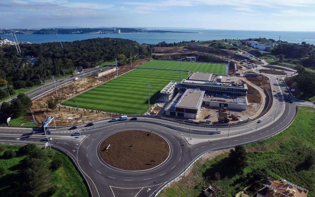 Covid-19: Autoridades do futebol querem impedir jogos com menos de 13 jogadores por equipa