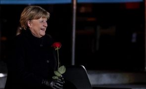 Covid-19: Último podcast de Angela Merkel com novo apelo à vacinação