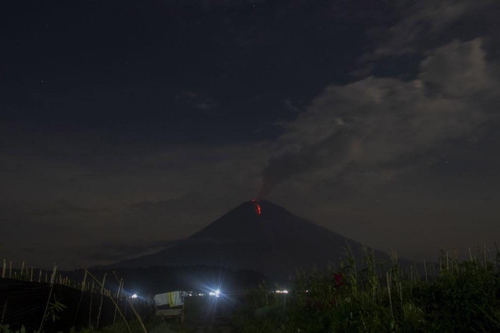 Sobe para 22 o número de mortos após a erupção do vulcão Semeru na Indonésia
