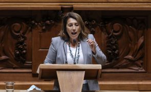 Legislativas: Ex-ministra Constança Urbano de Sousa comunica que abandona o parlamento