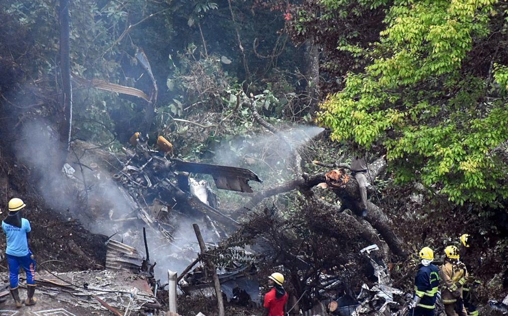 Acidente de helicóptero mata chefe militar indiano e mais 13 pessoas