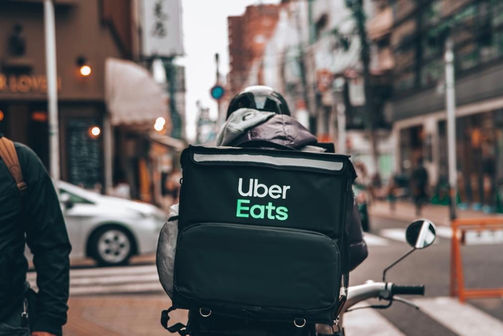 Trabalhadores da Uber ou da Glovo vão ter mais direitos laborais